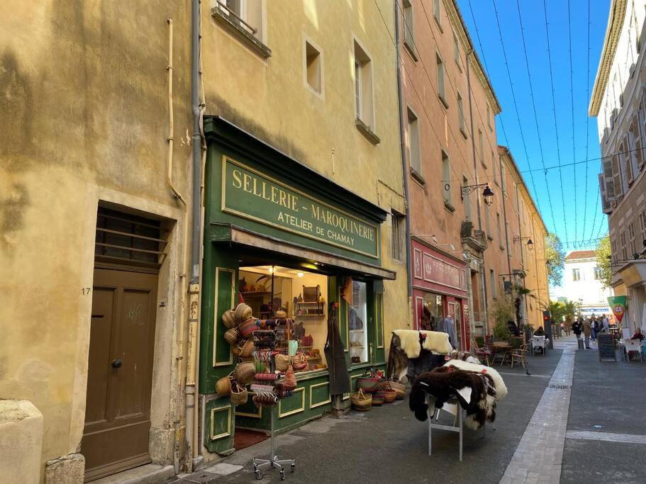 Akropole De Caroline, Central, Lumineux, Calme, Free Parking, Lift, 3 Beds Draguignan Dış mekan fotoğraf